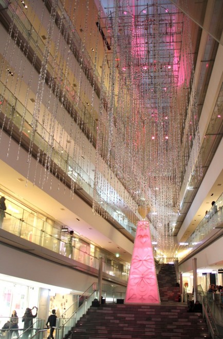 6,000{̃cȂg̃J[ehy߂uOMOTESANDO HILLS CHRISTMAS 2018 with Panasonic Beautyv@ꏊF\QqY@JÊԁF2018N117ij`2018N1225i΁j@_ԁF11F00`23F00