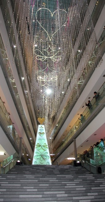 6,000{̃cȂg̃J[ehy߂uOMOTESANDO HILLS CHRISTMAS 2018 with Panasonic Beautyv@ꏊF\QqY@JÊԁF2018N117ij`2018N1225i΁j@_ԁF11F00`23F00