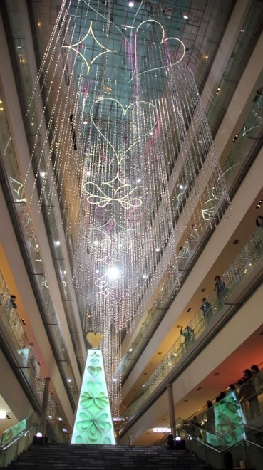 6,000{̃cȂg̃J[ehy߂uOMOTESANDO HILLS CHRISTMAS 2018 with Panasonic Beautyv@ꏊF\QqY@JÊԁF2018N117ij`2018N1225i΁j@_ԁF11F00`23F00