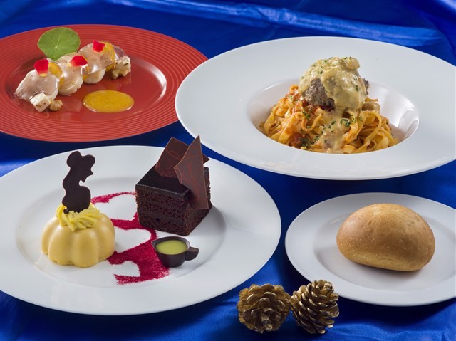 �u�f�B�Y�j�[�E�N���X�}�X2019�v�iC�jDisney