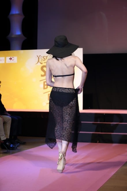 �w��10�� �����I�������R���e�X�g�x�l�ؐ^�I�q����i45�΁j