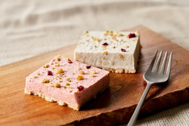 ʐ^ォw\C~ÑJbT[^xAw䕂ƃ\C~ÑJbT[^xiƂɐō495~j