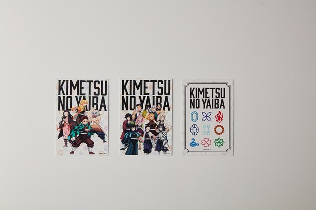 �u�b�N�^�̊ʃp�b�P�[�W�ɕt���̃|�X�g�J�[�h�i�S18��̂���3�����t���j