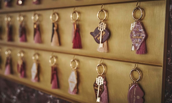 RZvgXgAwHouse of HermeinEX Iu Gjx