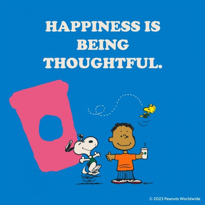 gHAPPINESS IS BEING WHO YOU AREhi킹́Â܂܂݂̂ł邱Ɓje[}ɂ7̃Xg[[icj2023Peanuts Worldwide LLC