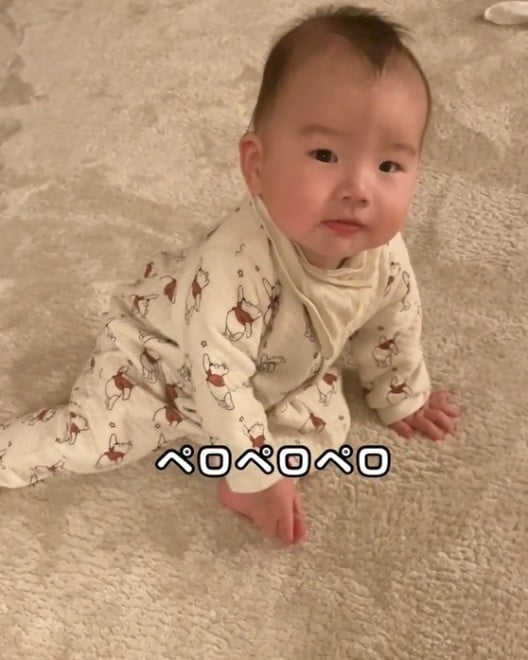 9ɂāAꂳ̌tقڗĂ܂q