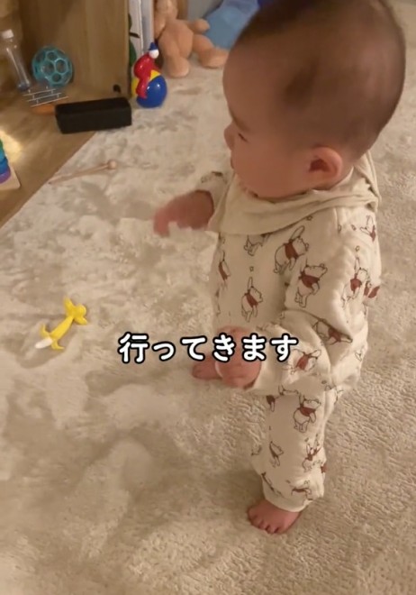 9ɂāAꂳ̌tقڗĂ܂q