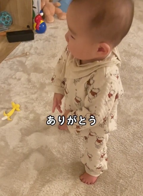 9ɂāAꂳ̌tقڗĂ܂q