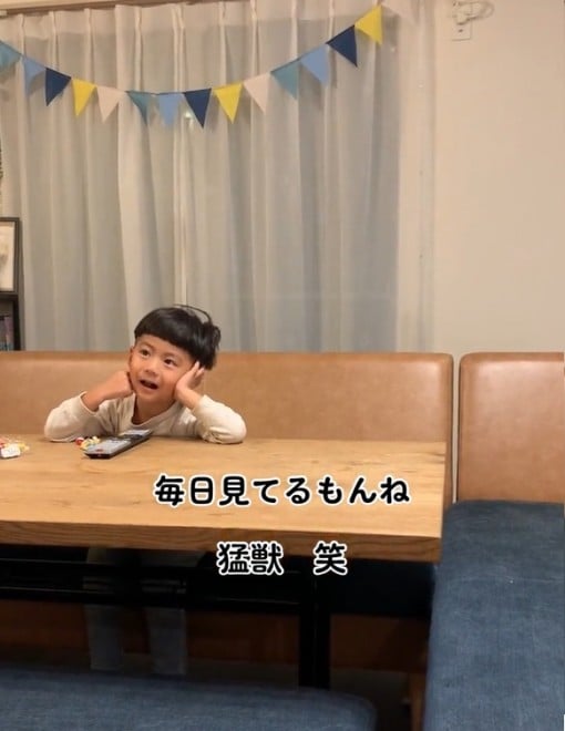 X^_[hv[h̃EƃVrƕ炷5΂̑q