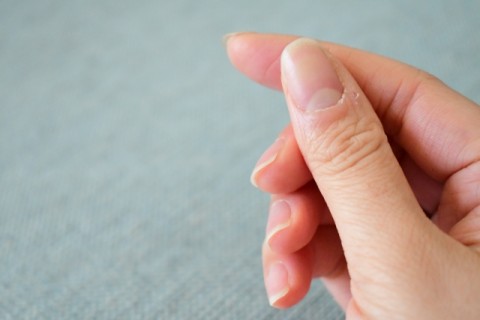 爪の根本の“白い部分”は健康のバロメーター？　気になる通説の真相とは【医師監修】