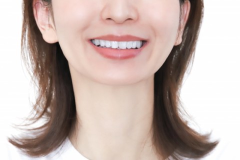 サムネイル “顔面地すべり”に要注意、3年前より老け顔になってない？ 歯科医が伝授する「顔筋リフトアップ術」